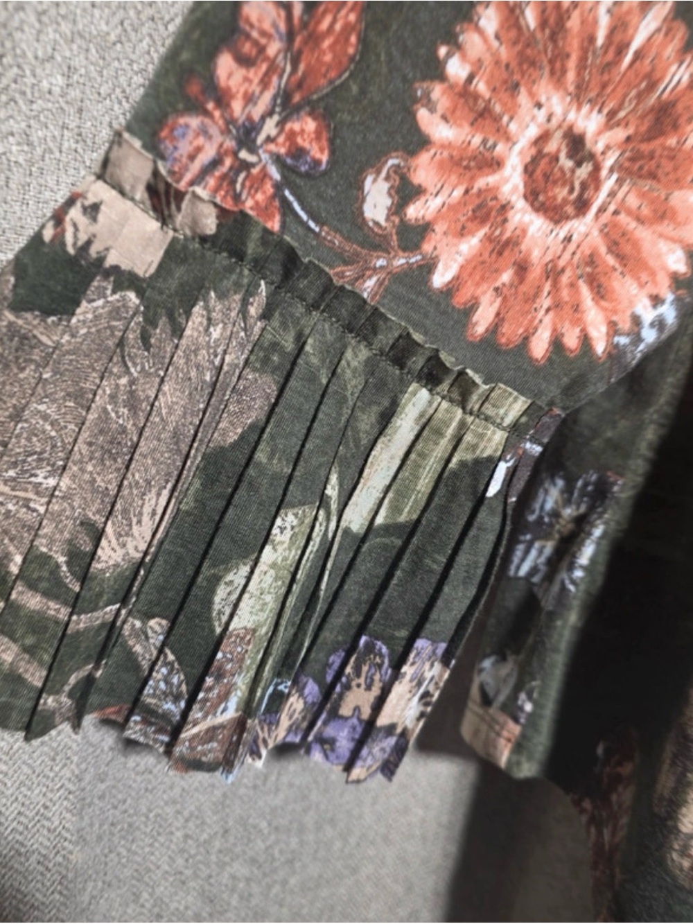 Chico's Olive Green Floral Scoop-Neck Long Sleeve Top - Picture 2 of 4
